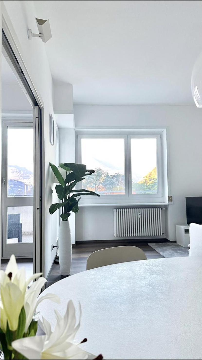 Luxury Apartment With View Комо Екстер'єр фото